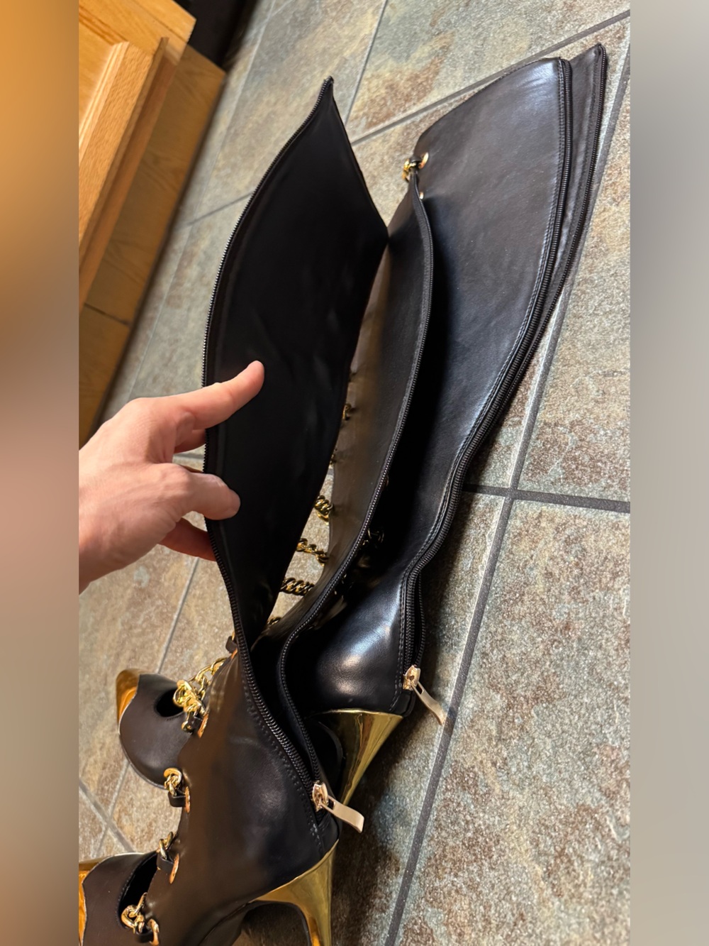 Black Leather Knee-High Stiletto Boots with Gold Chain & Toe Cap US 8 - Picture 17 of 17